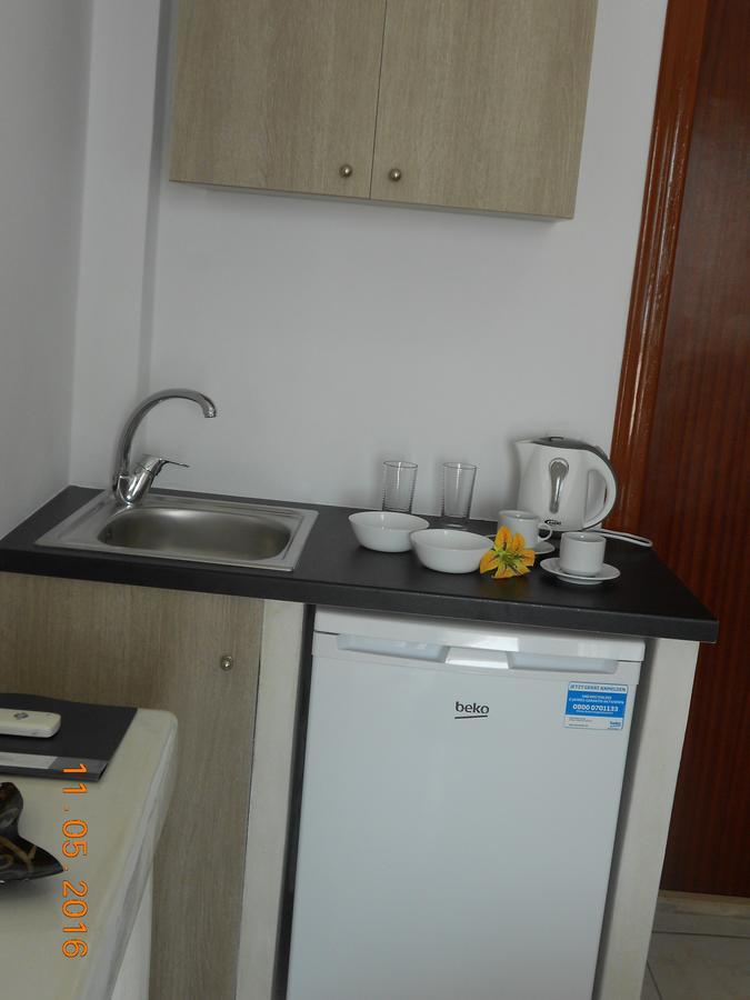 Rooms To Let Rena Монолитос Экстерьер фото